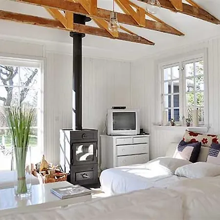 Three-bedroom Holiday Duevej 01