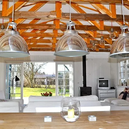 Three-bedroom Holiday Duevej 01 * Hornbæk